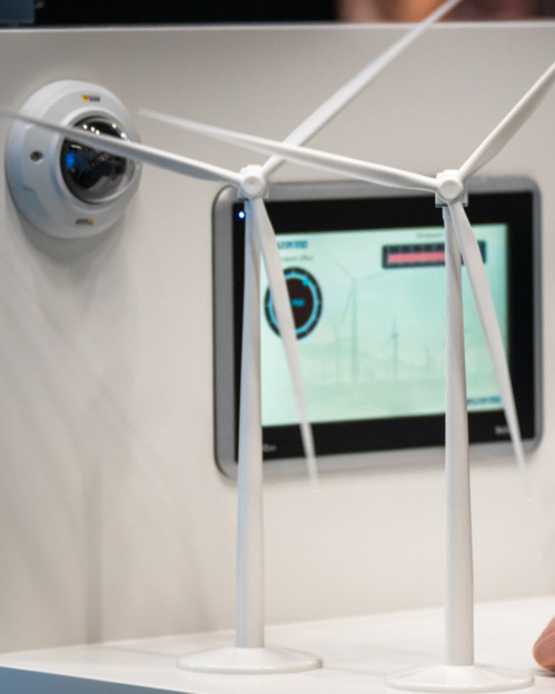 Tuulimyllyn malleja Energiamessuilla